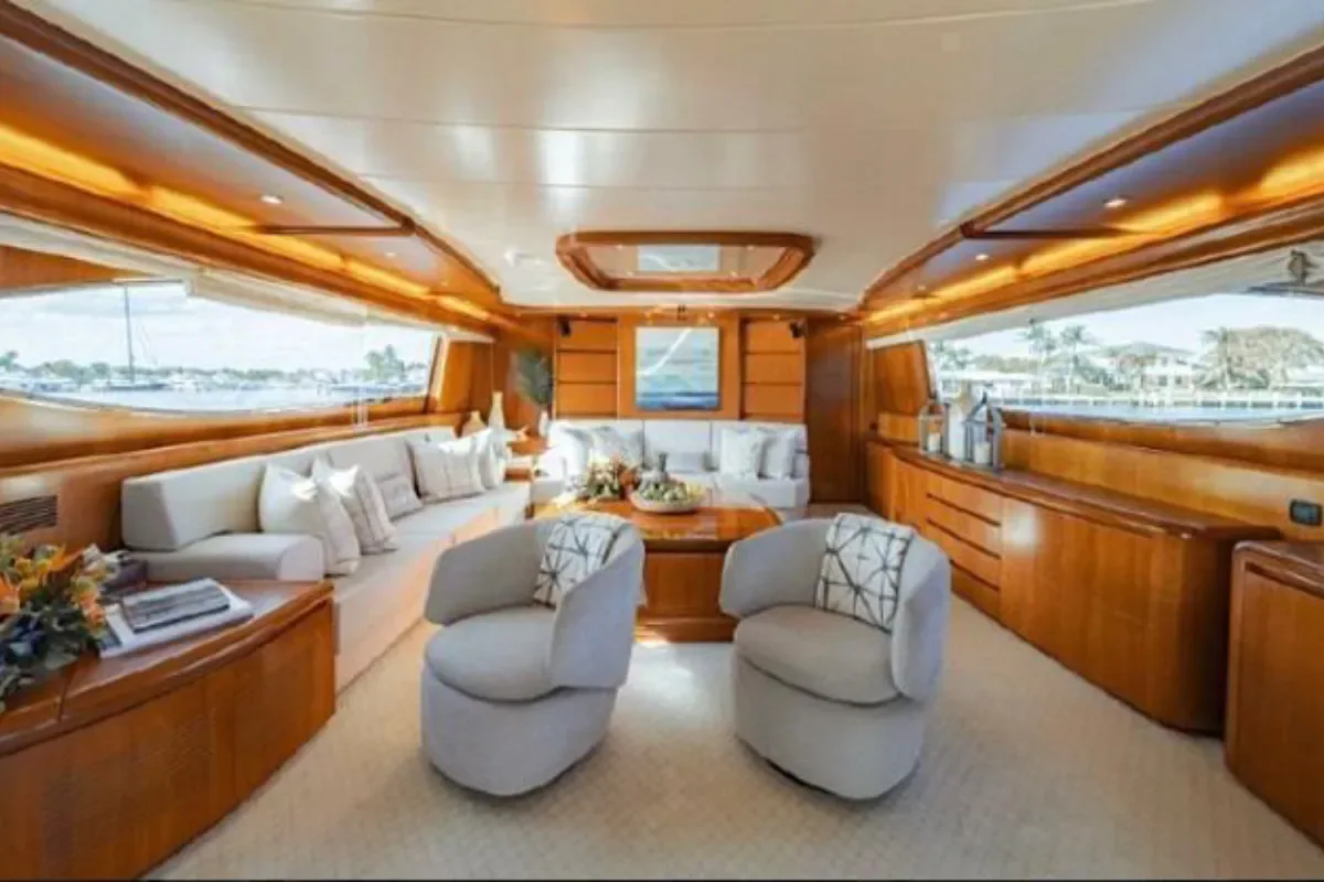 Sky lounge with swivel chairs