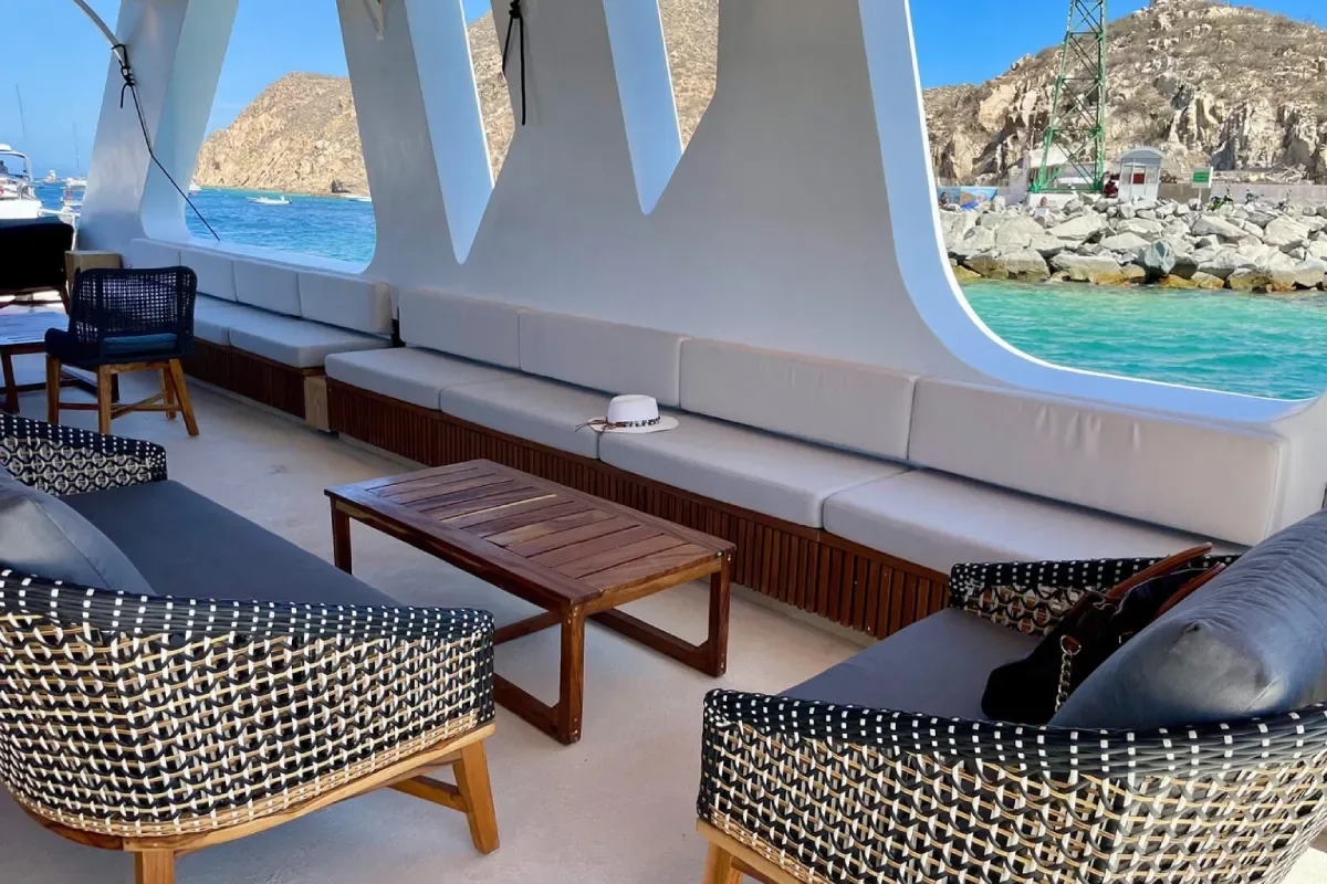 Lounge seating with a view of the Arch