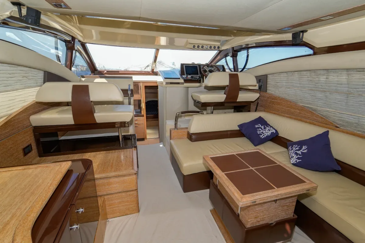 Main salon of the 50' Azimut