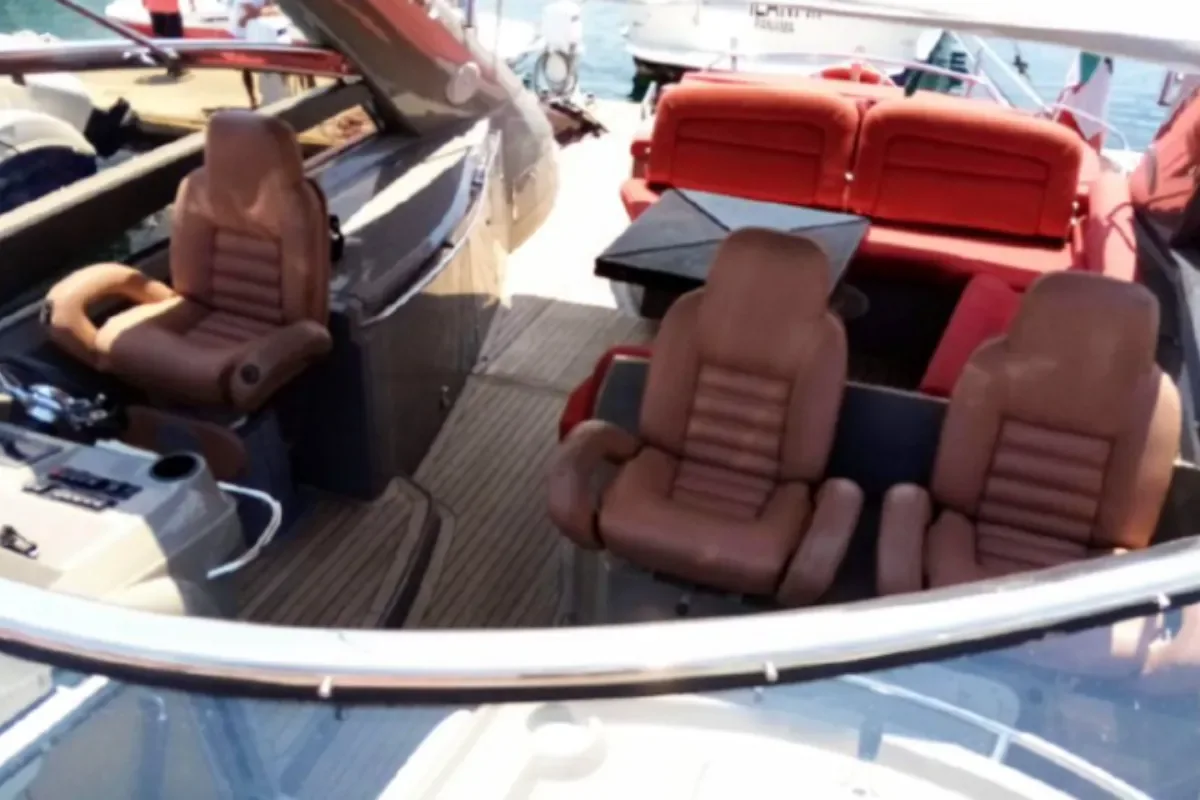 Helm seats on the Sunseeker Rojo