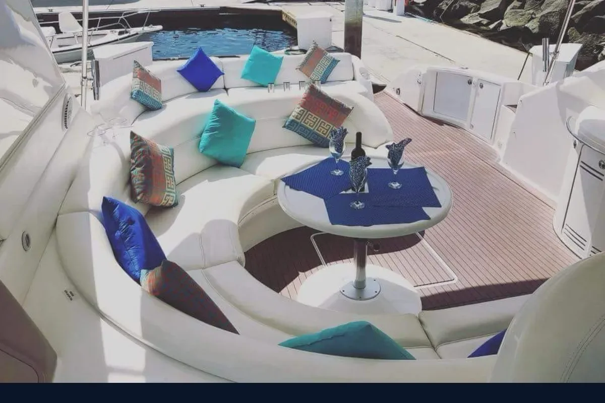 Cockpit lounge with colorful cushions