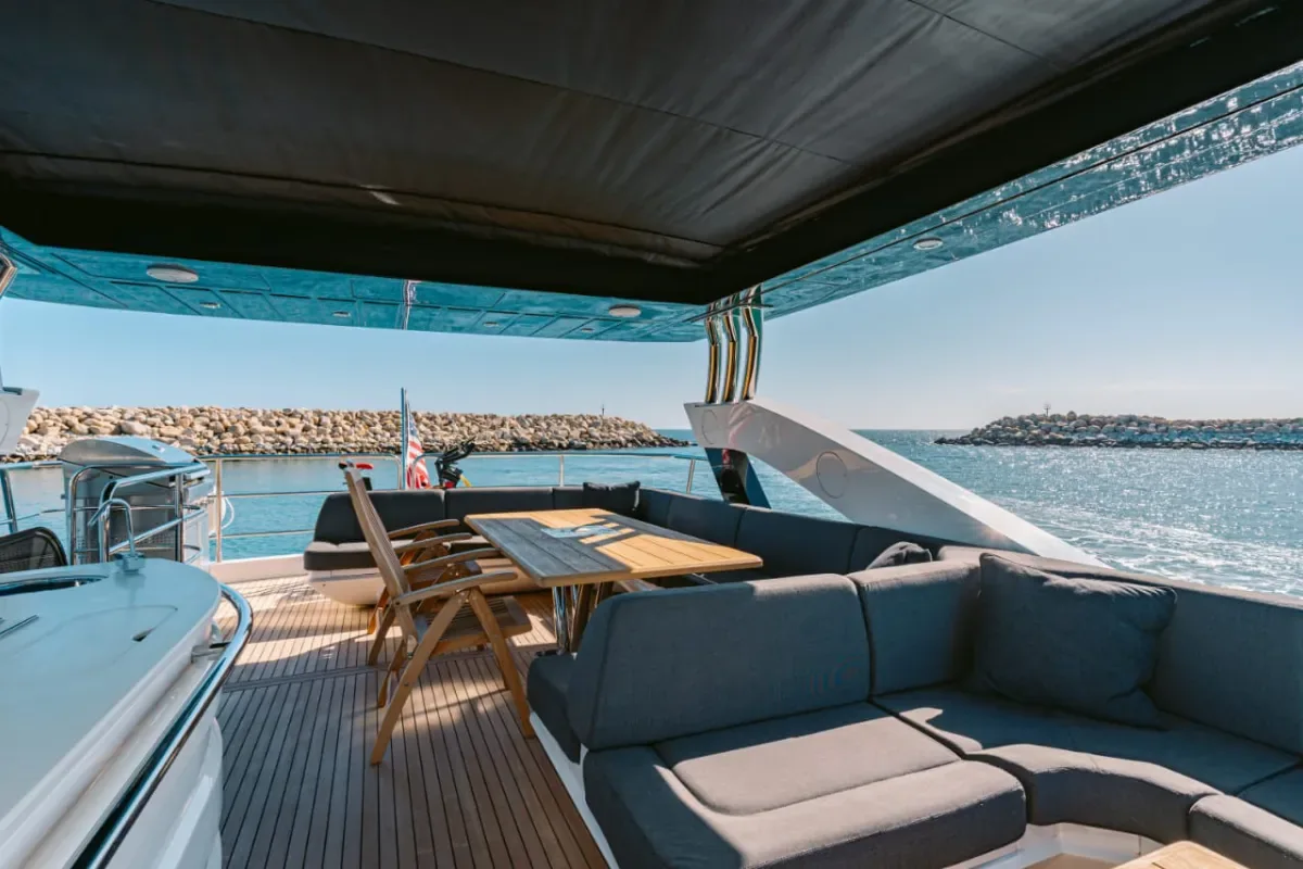 Flybridge dining and lounge on the Manhattan